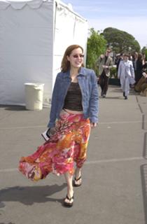 Gillian Anderson feet photo thumbnail