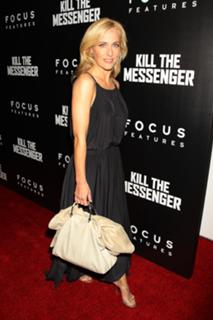 Gillian Anderson feet photo thumbnail