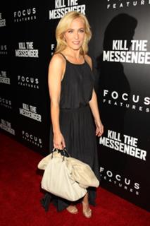 Gillian Anderson feet photo thumbnail