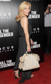 Gillian Anderson feet photo thumbnail