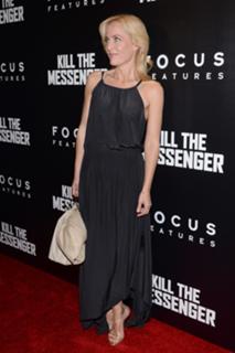 Gillian Anderson feet photo thumbnail