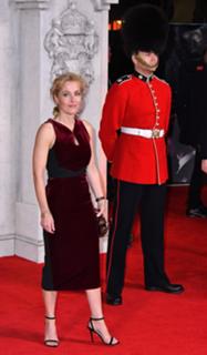 Gillian Anderson feet photo thumbnail