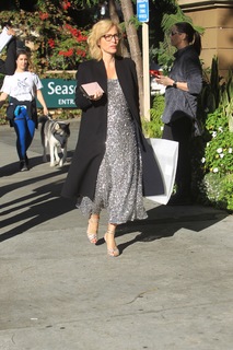 Gillian Anderson feet photo thumbnail