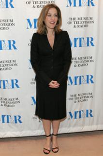 Gillian Anderson feet photo thumbnail