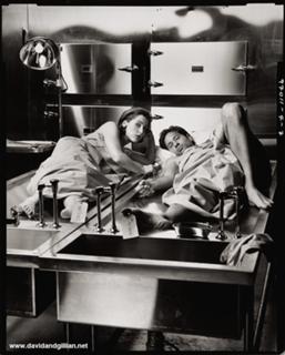 Gillian Anderson feet photo thumbnail