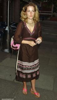 Gillian Anderson feet photo thumbnail