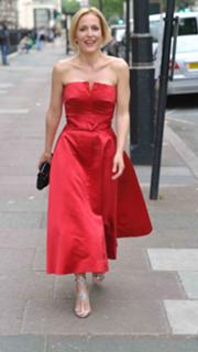 Gillian Anderson feet photo thumbnail