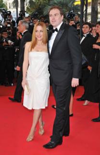 Gillian Anderson feet photo thumbnail