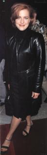 Gillian Anderson feet photo thumbnail
