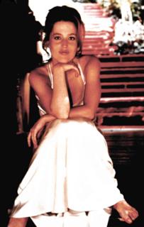 Gillian Anderson feet photo thumbnail