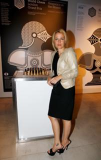 Gillian Anderson feet photo thumbnail