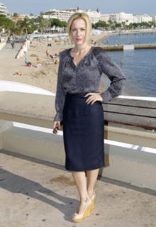 Gillian Anderson feet photo thumbnail
