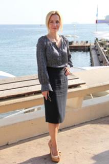 Gillian Anderson feet photo thumbnail