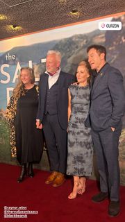 Gillian Anderson feet photo thumbnail