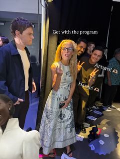 Gillian Anderson feet photo thumbnail