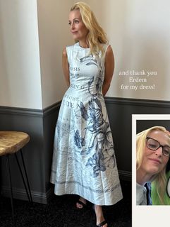 Gillian Anderson feet photo thumbnail