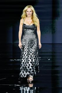 Gillian Anderson feet photo thumbnail