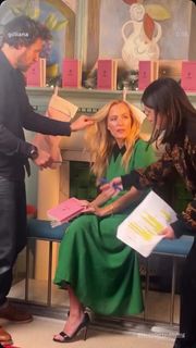 Gillian Anderson feet photo 4