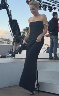 Gillian Anderson feet photo 2
