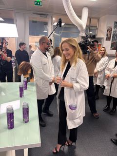 Gillian Anderson feet photo 18