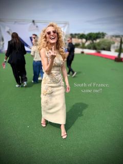 Gillian Anderson feet photo 16