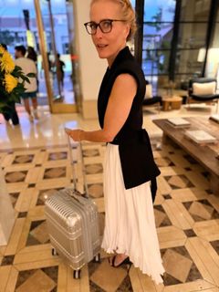Gillian Anderson feet photo 3