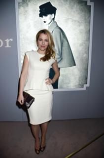 Gillian Anderson feet photo thumbnail