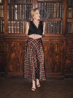 Gillian Anderson feet photo 15