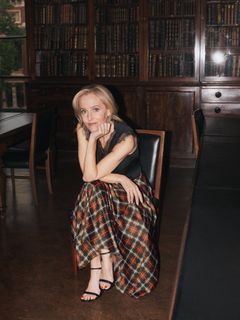 Gillian Anderson feet photo 14
