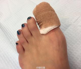 Gillian Chung feet photo 8
