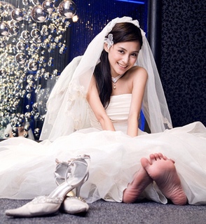 Gillian Chung feet photo 20