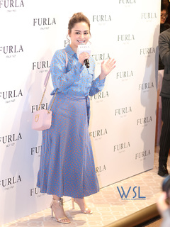 Gillian Chung feet photo 1
