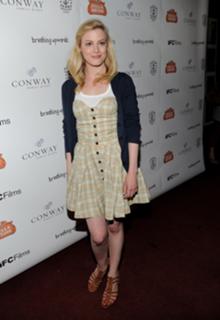 Gillian Jacobs feet photo thumbnail