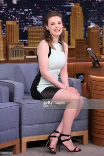 Gillian Jacobs feet photo thumbnail