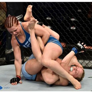 Gillian Robertson feet photo 17