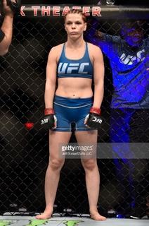 Gillian Robertson feet photo 3
