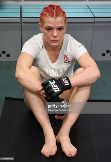 Gillian Robertson feet photo 15