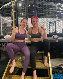 Gillian Robertson feet photo 11