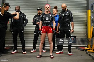 Gillian Robertson feet photo 10