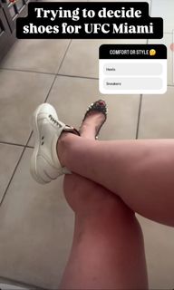 Gillian Robertson feet photo 9