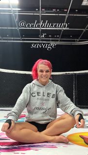 Gillian Robertson feet photo 11