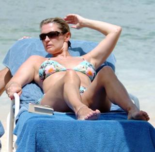 Gillian Taylforth feet photo 4