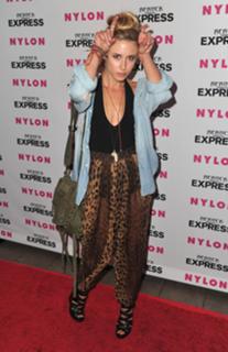 Gillian Zinser feet photo 8