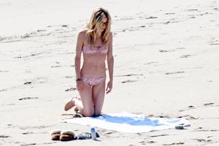 Gillian Zinser feet photo 6