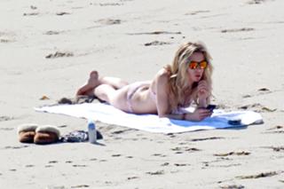 Gillian Zinser feet photo 5