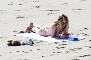 Gillian Zinser feet photo 2