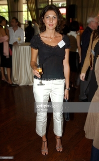 Gina Bellman feet photo 12