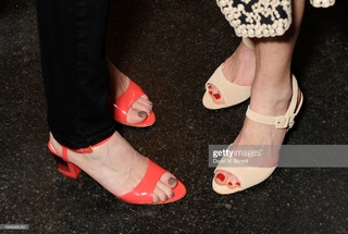 Gina Bellman feet photo 8