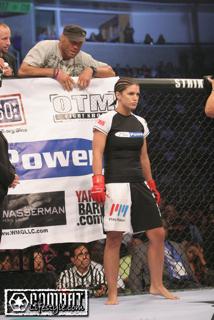 Gina Carano feet photo thumbnail