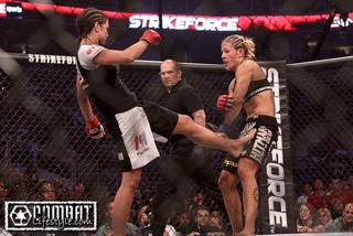 Gina Carano feet photo thumbnail
